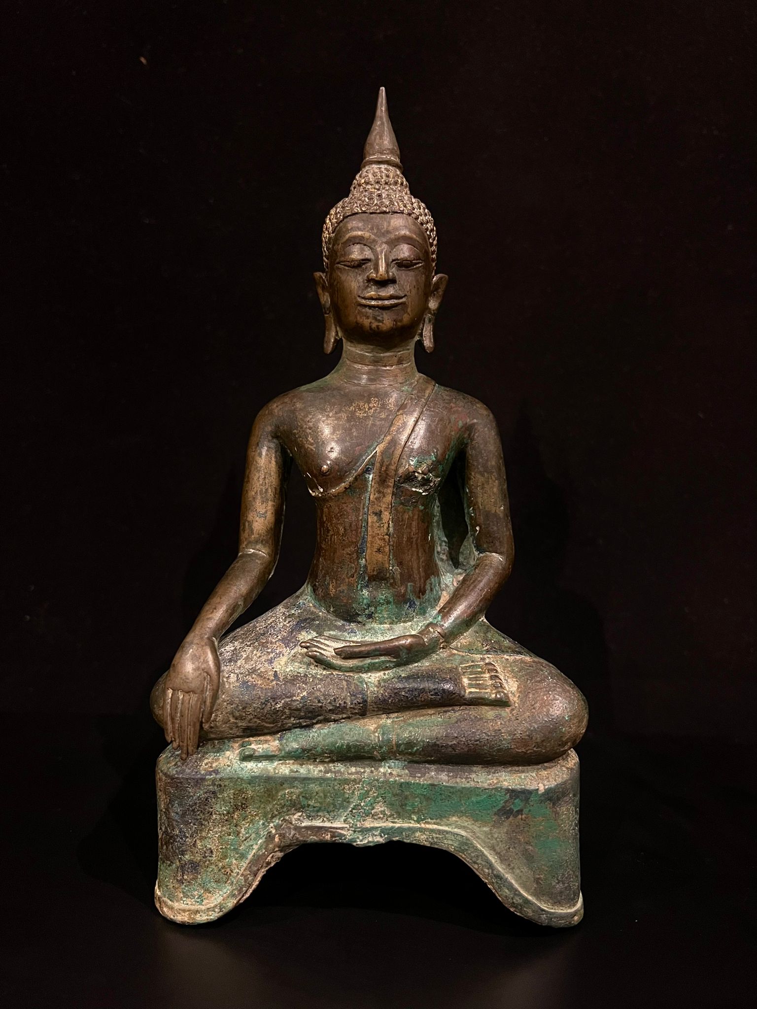 Bronze seated Buddha in Bhumisparsha Mudra- 7440